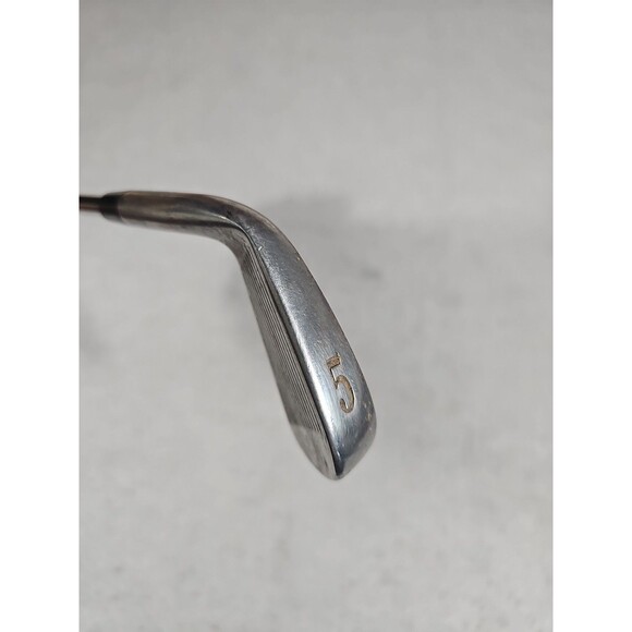 Titleist DCI 981 Gold Triangle 5 Iron Steel Shaft Regular Flex 38" RH Golf Club - Picture 3 of 5